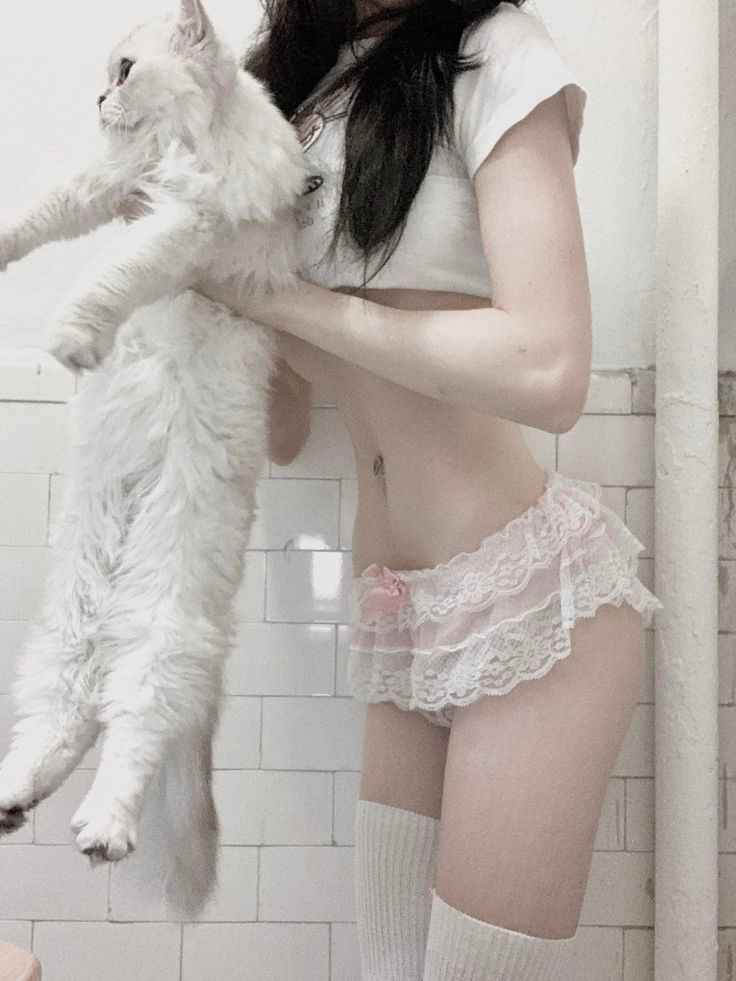 2288+ Ảnh 18+ Mang Vẻ Đẹp Nghệ Thuật Táo Bạo Gợi Cảm